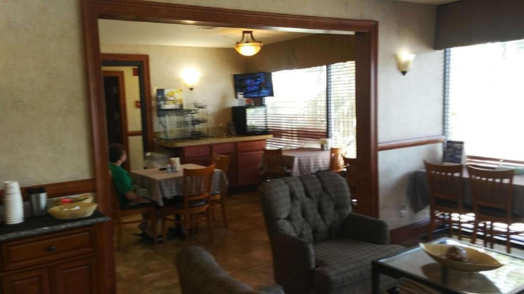 Airport Inn Boise Bagian luar foto