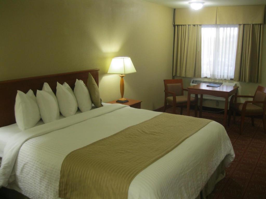 Airport Inn Boise Bagian luar foto