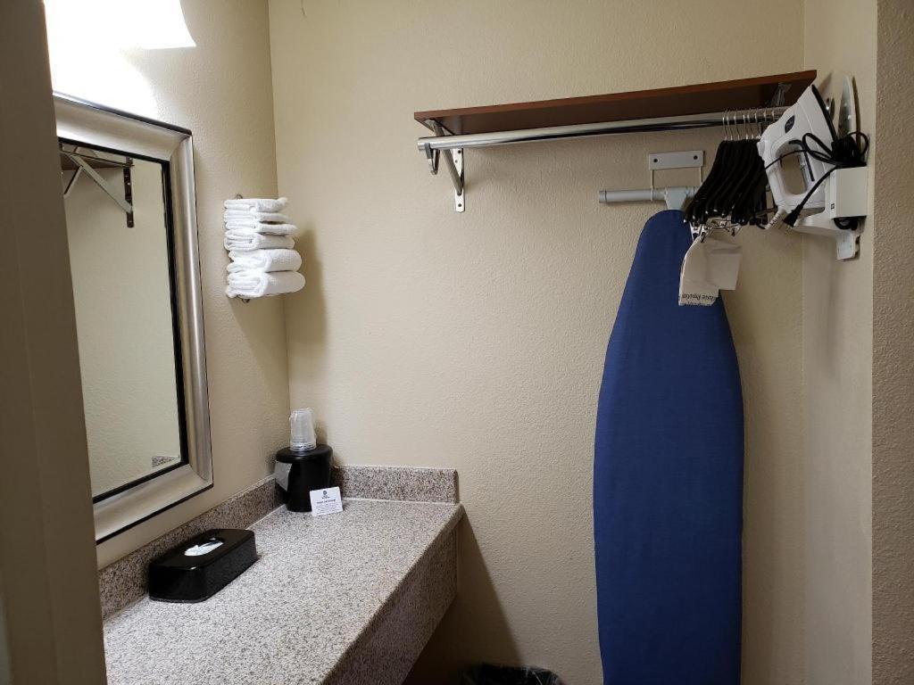 Airport Inn Boise Bagian luar foto