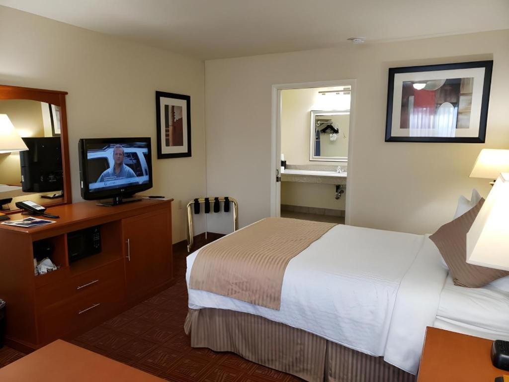 Airport Inn Boise Bagian luar foto