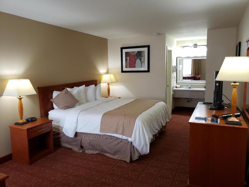 Airport Inn Boise Bagian luar foto