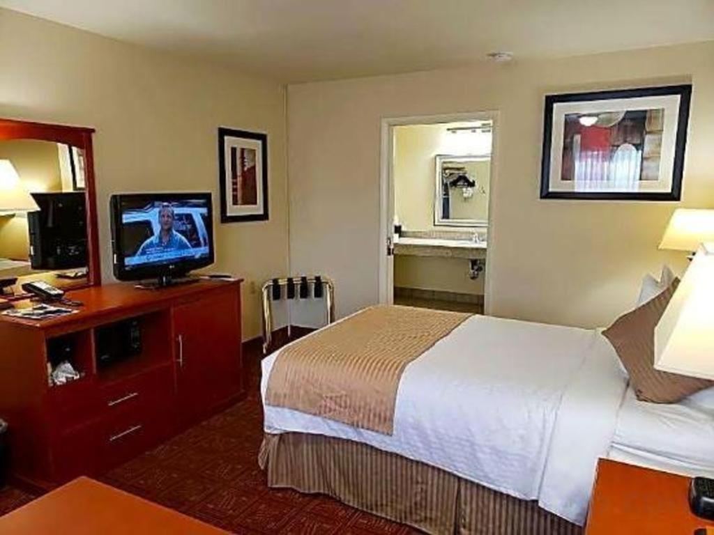 Airport Inn Boise Bagian luar foto